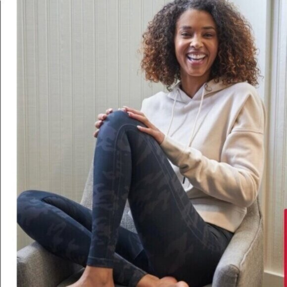 Spanx Look at Me Now Camo Blue Seamless Leggings Womens Size Small - Picture 2 of 7